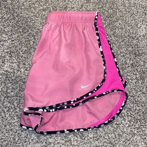 Nike shorts 💕